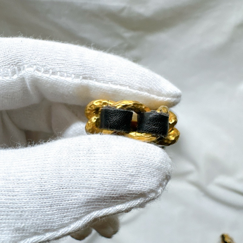 二手正品Chanel香奈兒金色鍍金皮革古董耳夾93A 香奈兒耳環 香奈兒耳夾 香奈兒配件 香奈兒珠寶-26