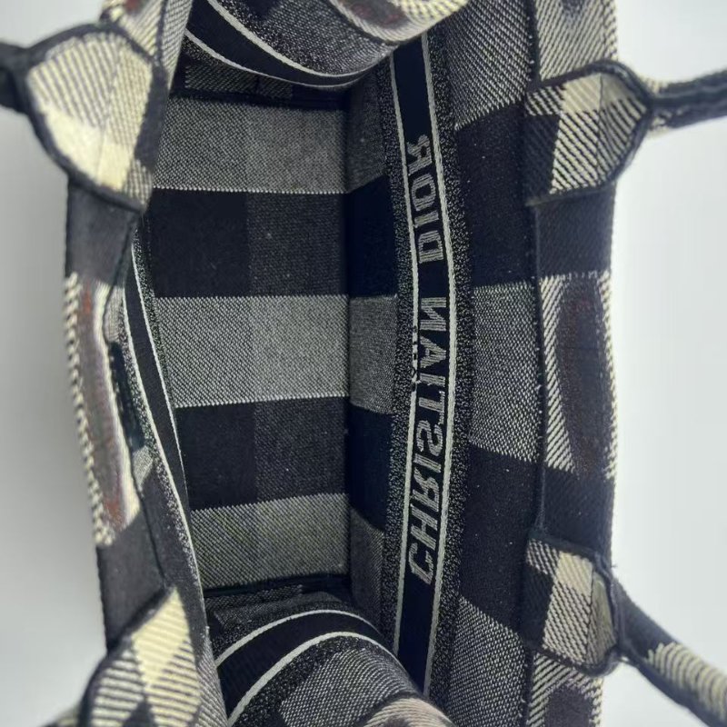 迪奧 Dior Book Tote 黑白格紋刺繡托特包-1