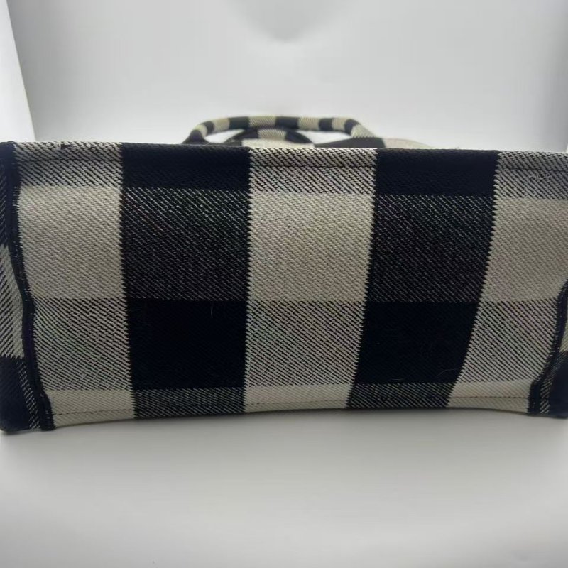迪奧 Dior Book Tote 黑白格紋刺繡托特包-3