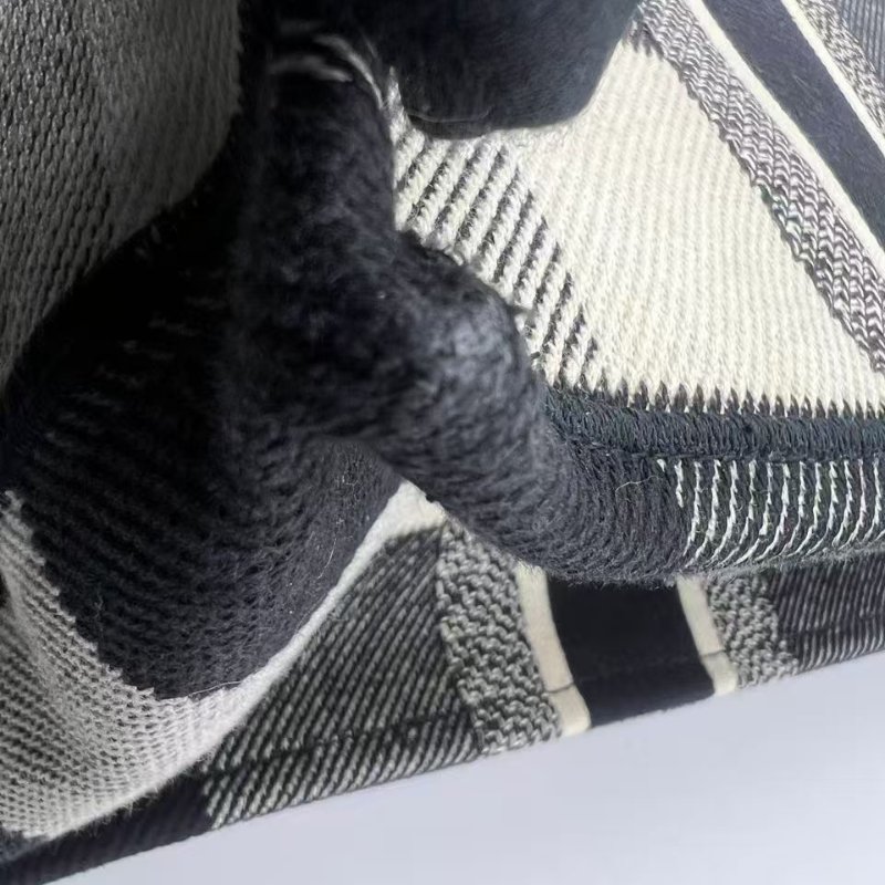 迪奧 Dior Book Tote 黑白格紋刺繡托特包-9
