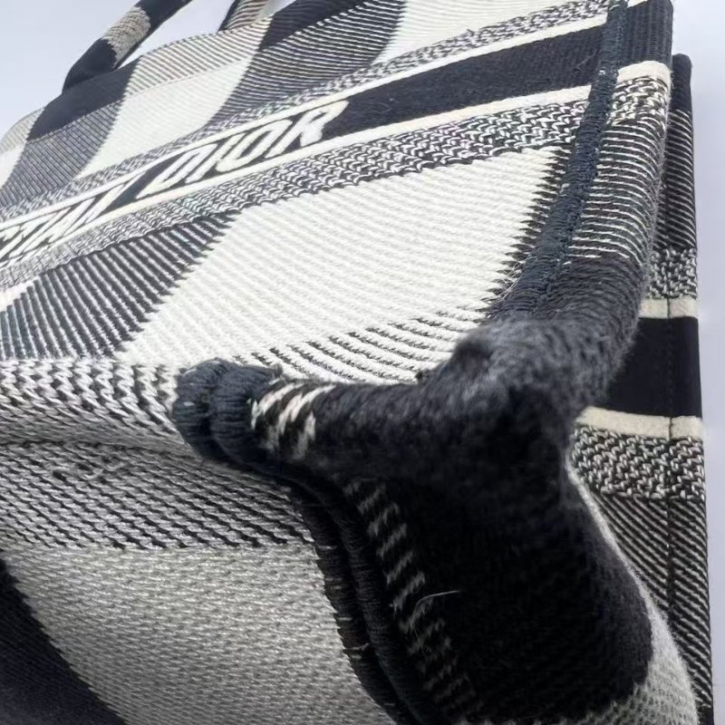 迪奧 Dior Book Tote 黑白格紋刺繡托特包-12