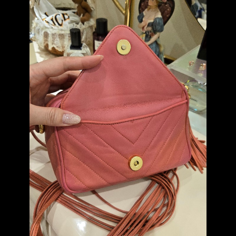 Chanel 小羊皮 鮭魚粉古董相機包-3