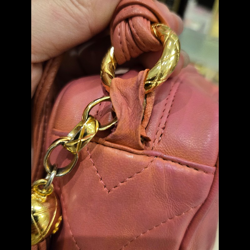 Chanel 小羊皮 鮭魚粉古董相機包-18