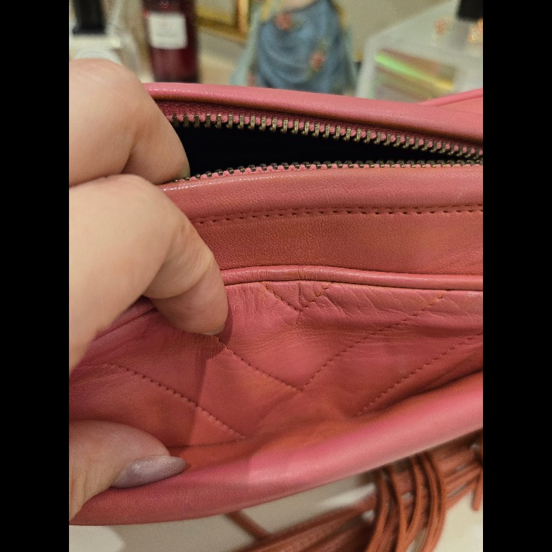 Chanel 小羊皮 鮭魚粉古董相機包-14