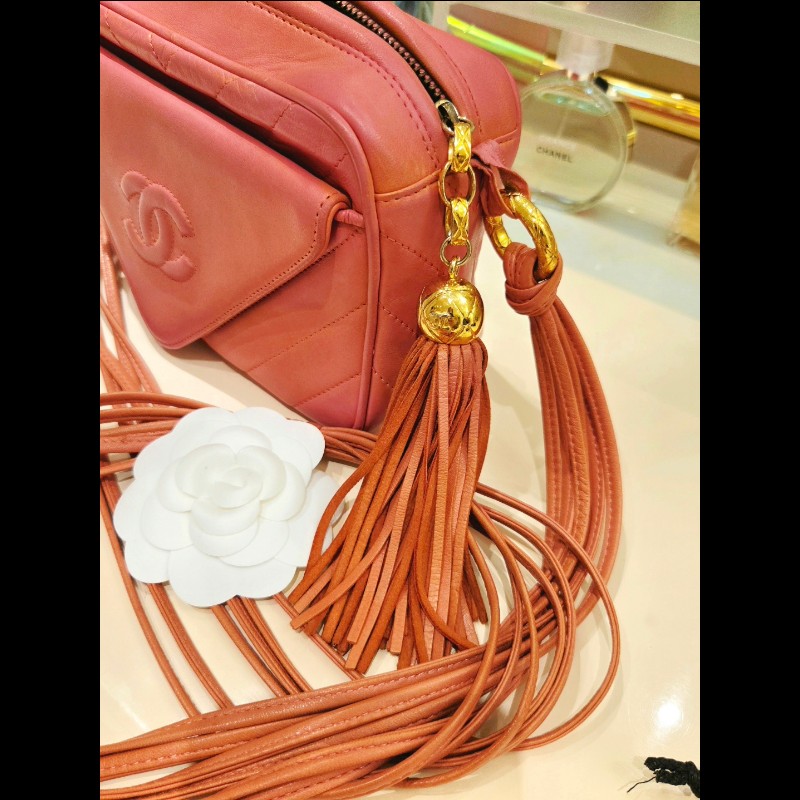 Chanel 小羊皮 鮭魚粉古董相機包-2