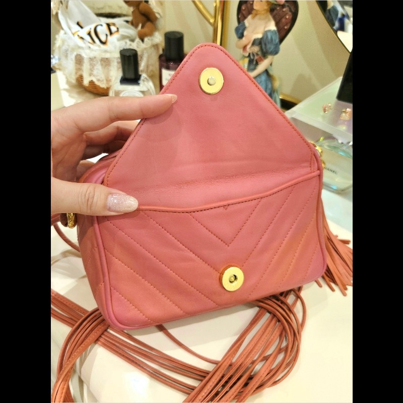 Chanel 小羊皮 鮭魚粉古董相機包-3