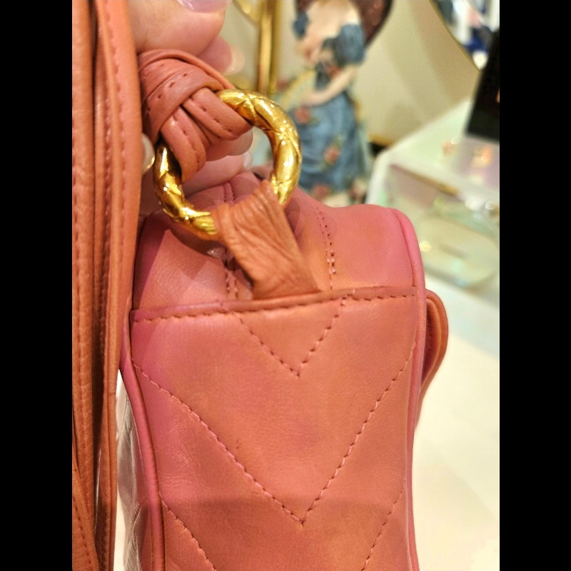 Chanel 小羊皮 鮭魚粉古董相機包-11