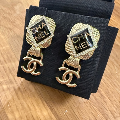 Chanel 手工坊系列 墜飾耳環