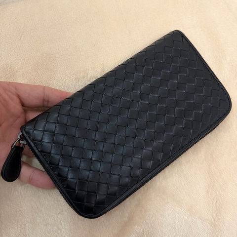 Bv經典黑色編織拉鍊長夾