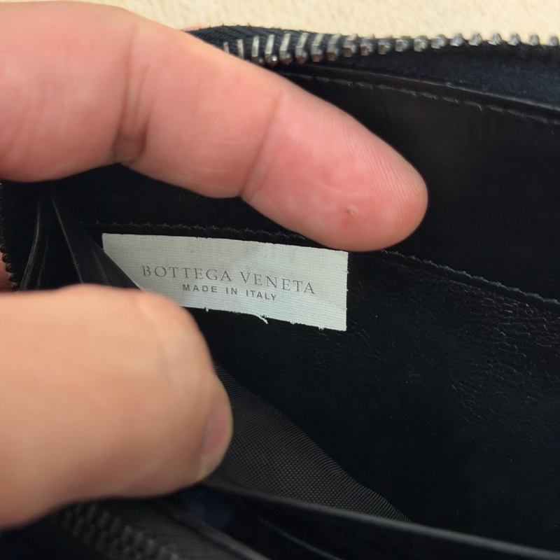 Bv經典黑色編織拉鍊長夾-8