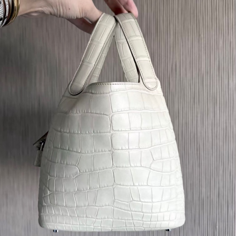 Hermes/愛馬仕 99新U刻 8L冰川白銀扣霧面鰐魚 mini菜籃子Picotin 18-6