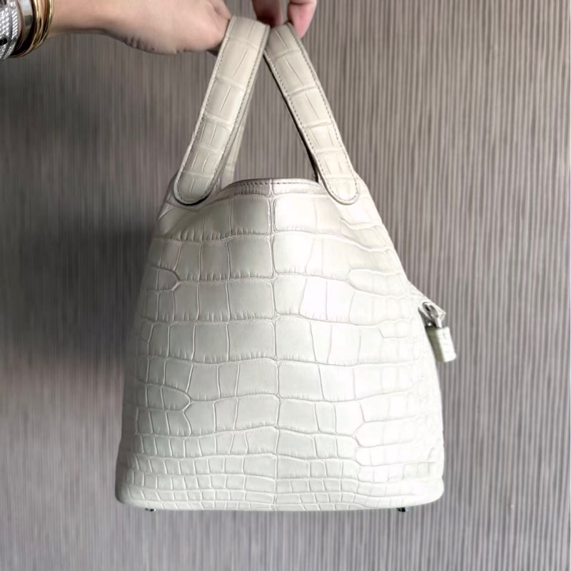 Hermes/愛馬仕 99新U刻 8L冰川白銀扣霧面鰐魚 mini菜籃子Picotin 18-7