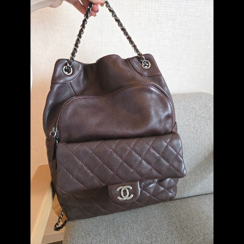 Chanel 牛皮超實用兩用後背包-1