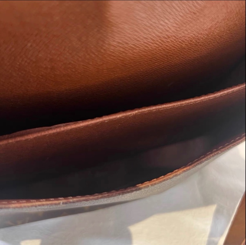 LV象鼻馬鞍包-16