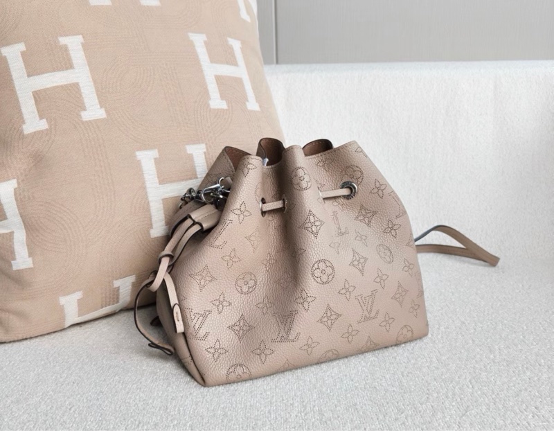 【98%新 ✨ 全網最低價！】LV bella月光女神 鏤空水桶包 大象灰 牛皮 少子包-6