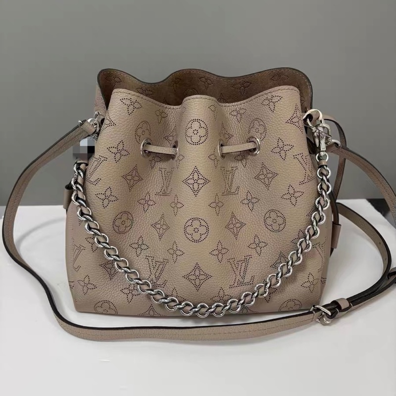 【98新 ✨ 全網最低價！】LV bella月光女神 鏤空水桶包 大象灰 牛皮 缺少零錢包-0