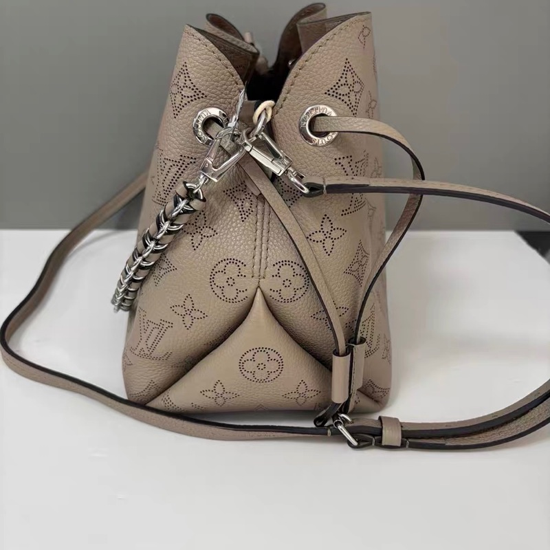 【98新 ✨ 全網最低價！】LV bella月光女神 鏤空水桶包 大象灰 牛皮 缺少零錢包-2