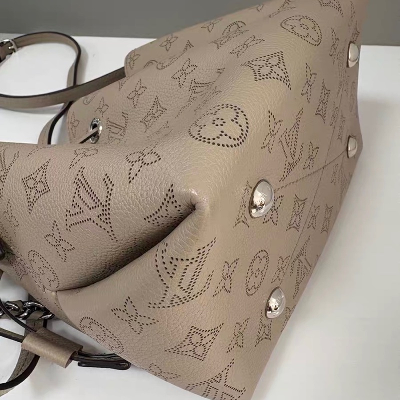 【98新 ✨ 全網最低價！】LV bella月光女神 鏤空水桶包 大象灰 牛皮 缺少零錢包-4