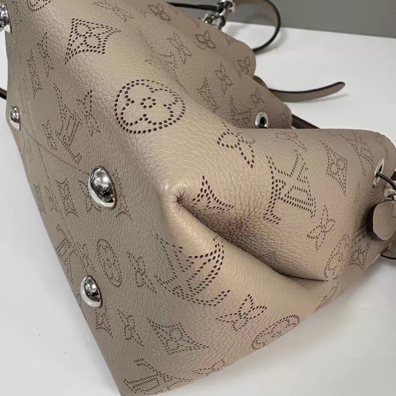 【98新 ✨ 全網最低價！】LV bella月光女神 鏤空水桶包 大象灰 牛皮 缺少零錢包-6