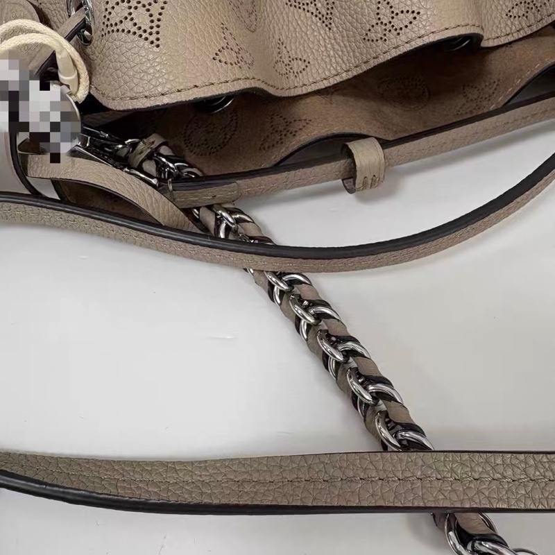 【98新 ✨ 全網最低價！】LV bella月光女神 鏤空水桶包 大象灰 牛皮 缺少零錢包-14