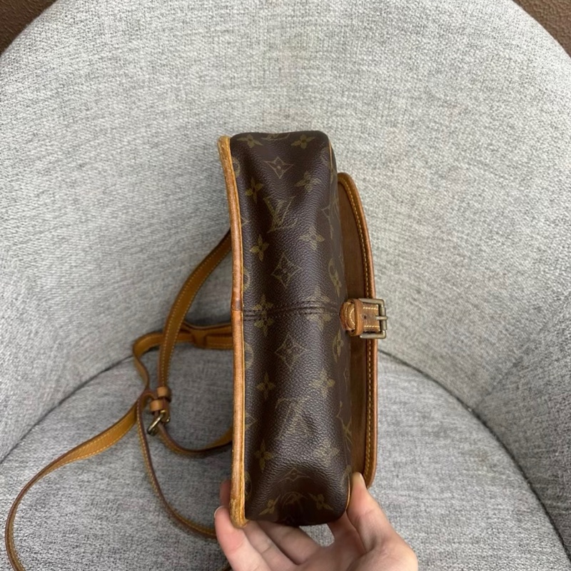 LV棕色老花單肩斜挎包-3