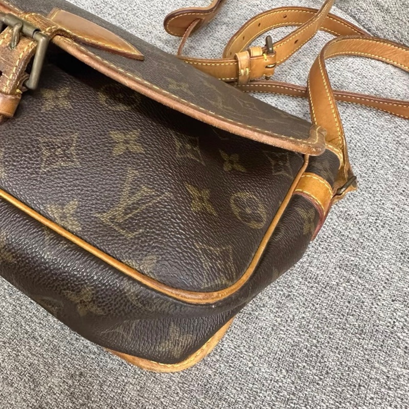 LV棕色老花單肩斜挎包-12