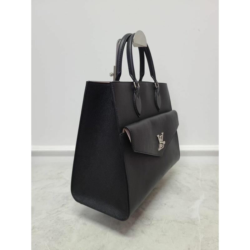 【包稅】LOUIS VUITTON 黑色LV銀色Lockme托特包-2
