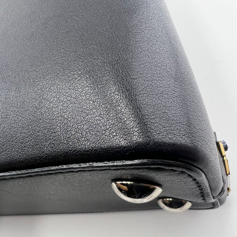 路易威登 Capucines 系列限定款手提包-9