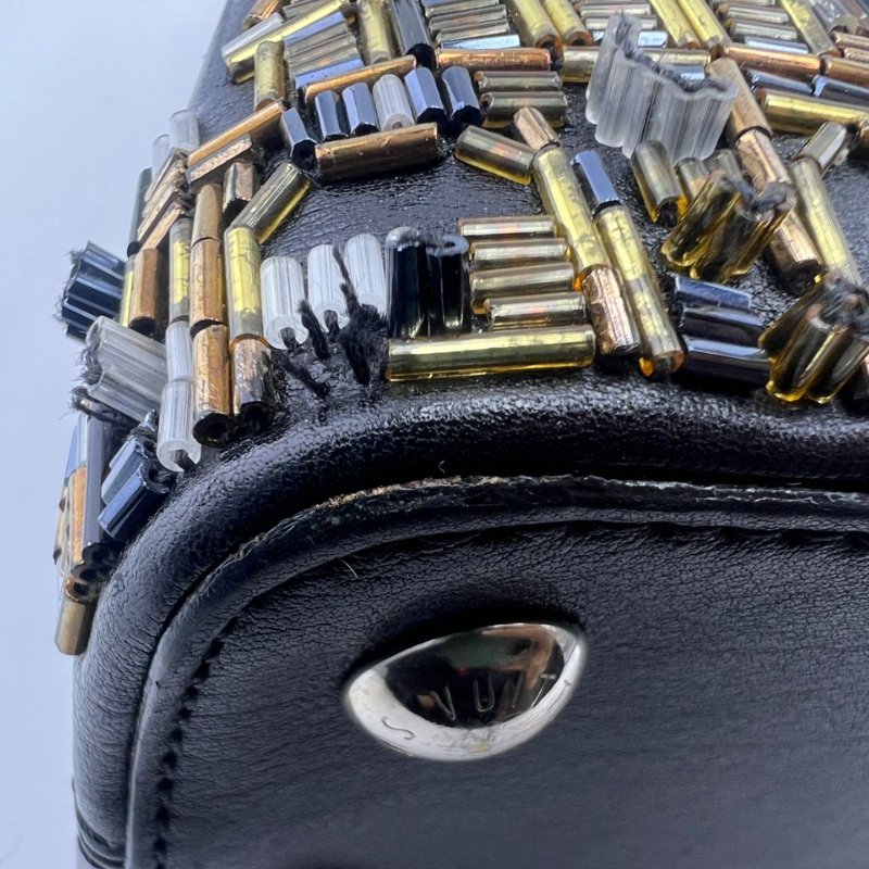 路易威登 Capucines 系列限定款手提包-11