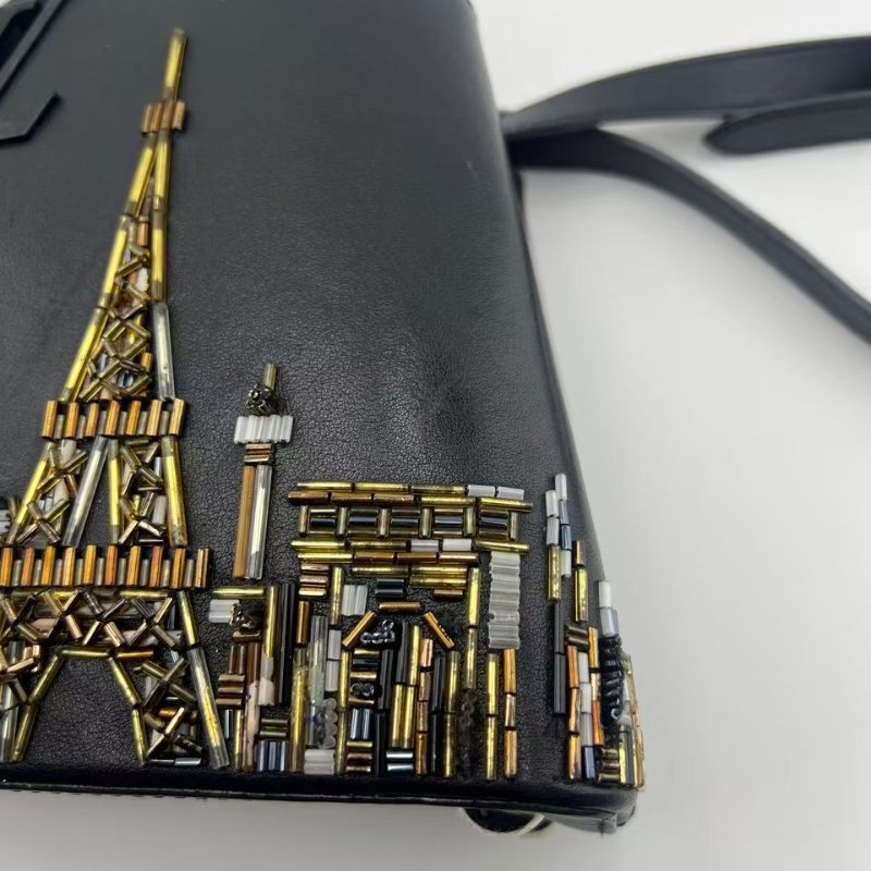 路易威登 Capucines 系列限定款手提包-13