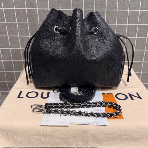 【98%新 ✨ 全網最低價！】LV bella 月光女神 鏤芯 水桶包 黑色牛皮 晶片款