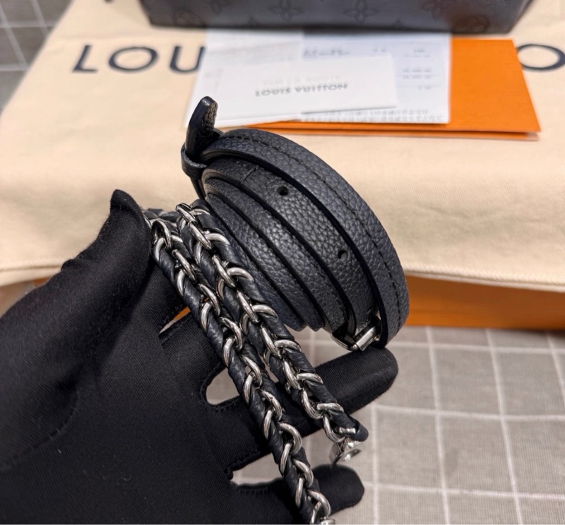 【98%新 ✨ 全網最低價！】LV bella 月光女神 鏤芯 水桶包 黑色牛皮 晶片款-5