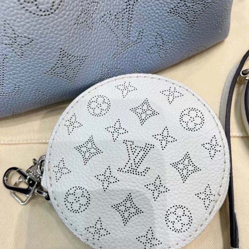 【全新 ✨ 全網最低價！】LV bella 水桶包 漸變淺藍 鏤空 月光女神 單肩包斜挎包 少子包-6