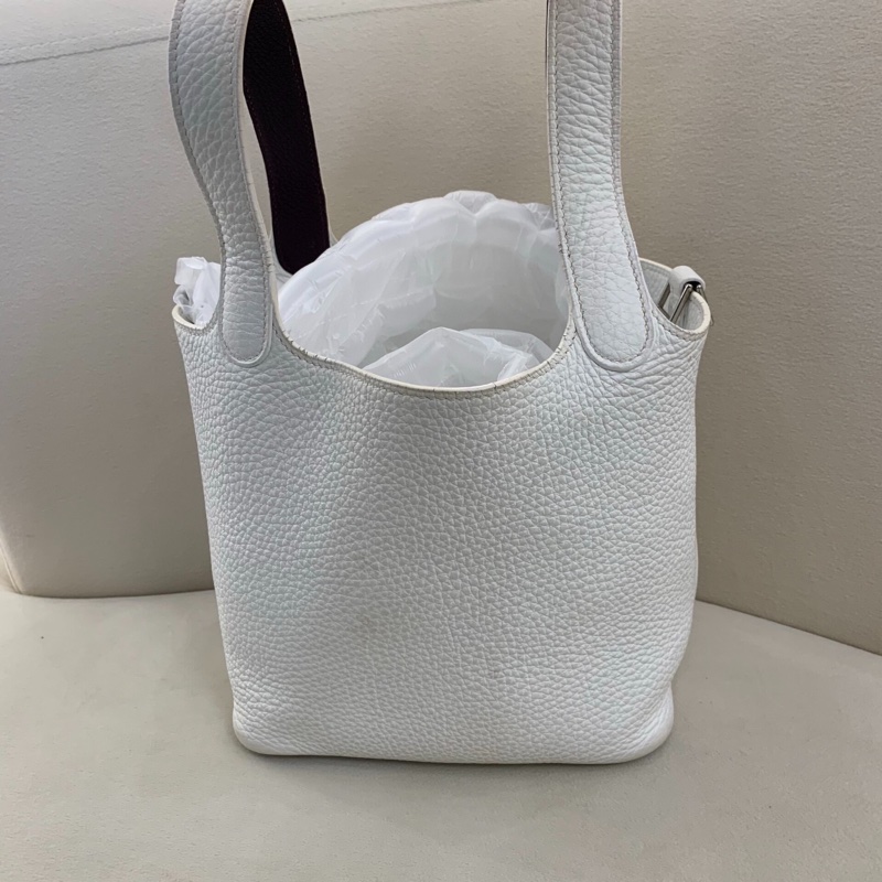 【92%新 ✨ 全網最低價！】中古  Hermes 愛馬仕 Picotin 18 菜籃子/水桶 純白01色 銀扣 框H-1