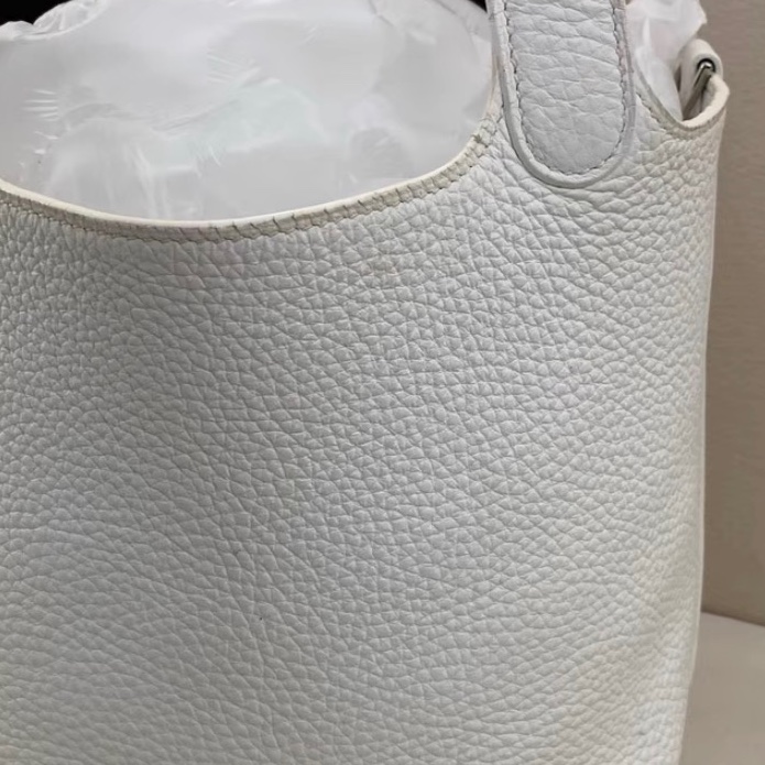 【92%新 ✨ 全網最低價！】中古  Hermes 愛馬仕 Picotin 18 菜籃子/水桶 純白01色 銀扣 框H-10