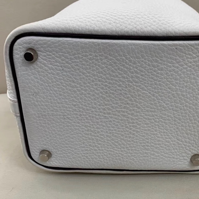 【92%新 ✨ 全網最低價！】中古  Hermes 愛馬仕 Picotin 18 菜籃子/水桶 純白01色 銀扣 框H-13