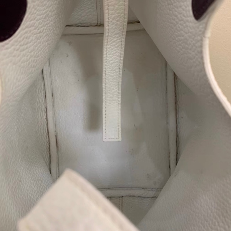 【92%新 ✨ 全網最低價！】中古  Hermes 愛馬仕 Picotin 18 菜籃子/水桶 純白01色 銀扣 框H-16