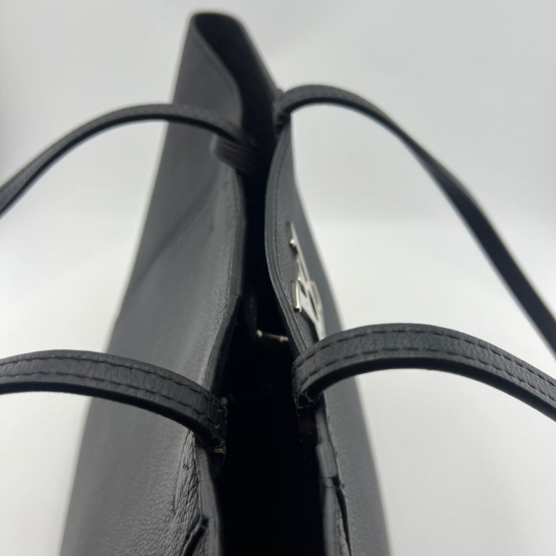 路易威登 Lockmeto 系列托特包-18