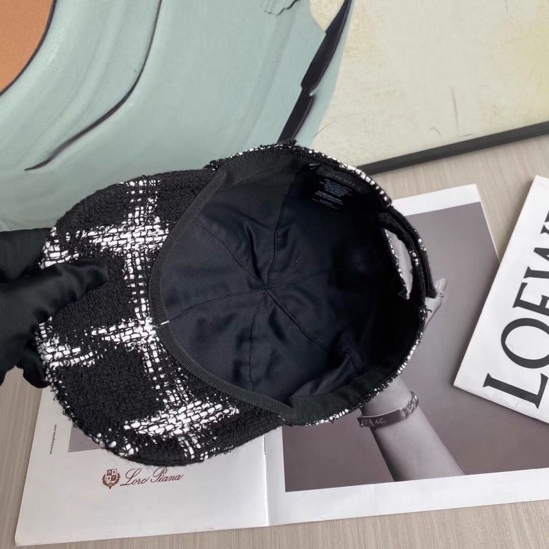 Chanel • 黑白毛呢大Logo棒球帽-3
