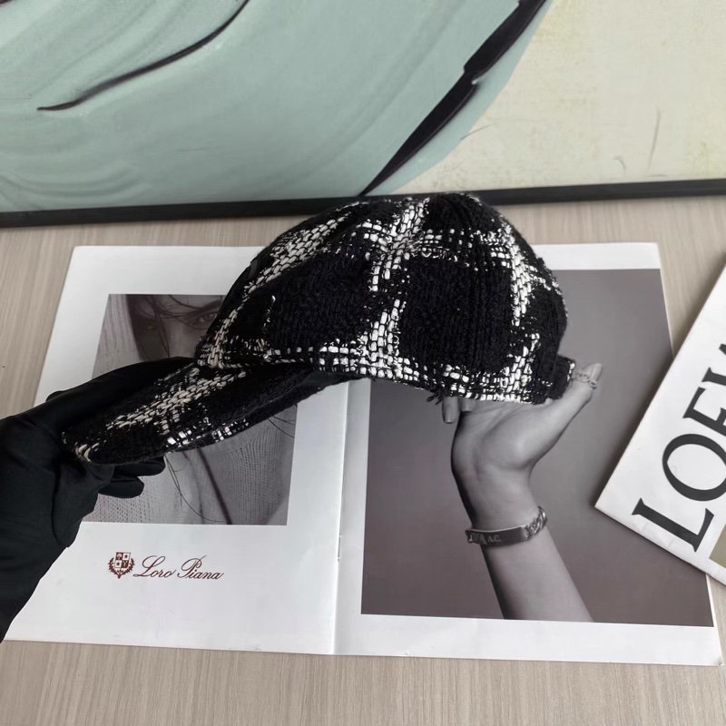 Chanel • 黑白毛呢大Logo棒球帽-4
