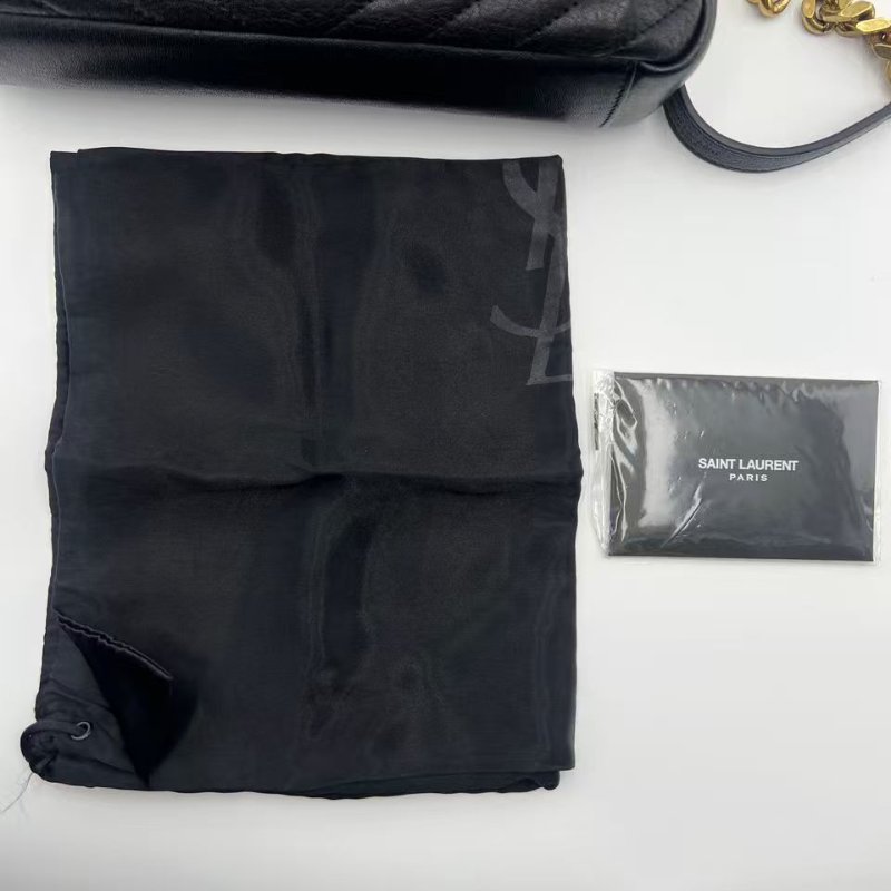 伊夫聖羅蘭 Loulou 系列衍縫斜背包-1