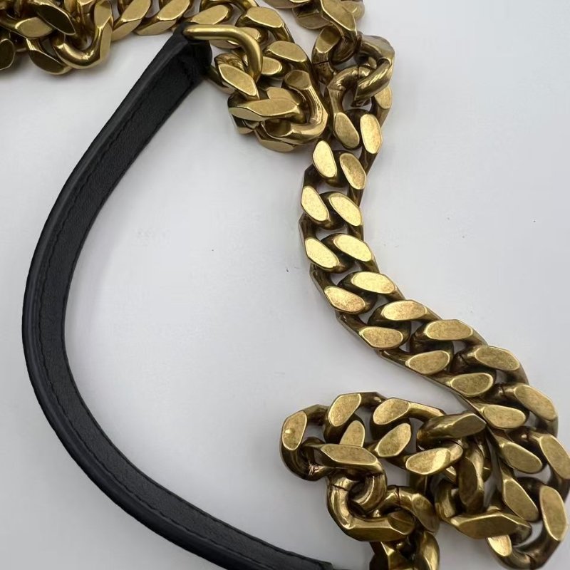 伊夫聖羅蘭 Loulou 系列衍縫斜背包-17