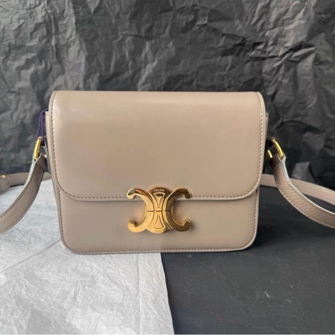 【95%新 ✨ 全網最低價！】Celine Teen 凱旋門 大象灰色 金扣 豆腐包