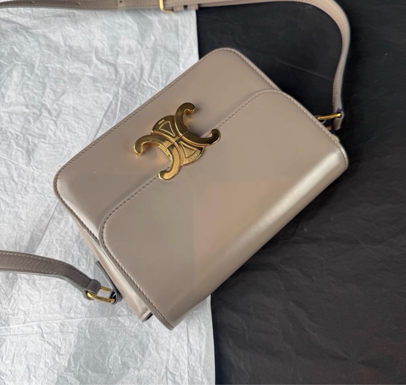 【95%新 ✨ 全網最低價！】Celine Teen 凱旋門 大象灰色 金扣 豆腐包-6