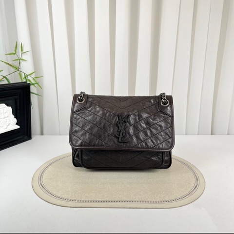 【97%新✨全網最便宜】SAINT LAURENT D扣Niki褐色小牛皮銀鏈 logo復古褶皺 鏈條包