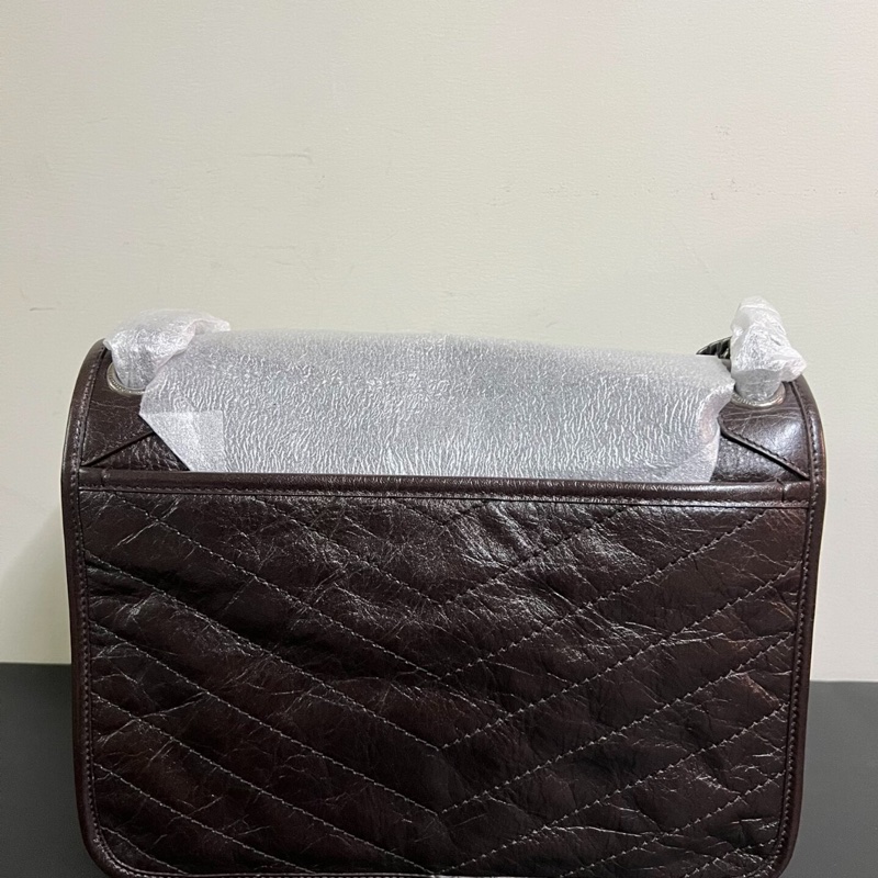 【全新✨全網最便宜】SAINT LAURENT Niki褐色小牛皮銀鏈 logo復古褶皺 鏈條包-2