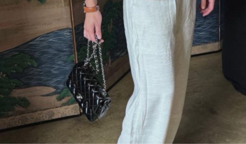 CHANEL 黑色漆皮 涼皮 雙蓋 皮穿練 coco 25cm 肩背包 側背包 斜背包 #割愛收藏46800 vintage 85新  正常使用痕跡  這個專櫃現在現在同系列新款要40萬 🛫-2