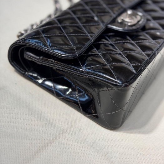 CHANEL 黑色漆皮 涼皮 雙蓋 皮穿練 coco 25cm 肩背包 側背包 斜背包 #割愛收藏46800 vintage 85新  正常使用痕跡  這個專櫃現在現在同系列新款要40萬 🛫-7