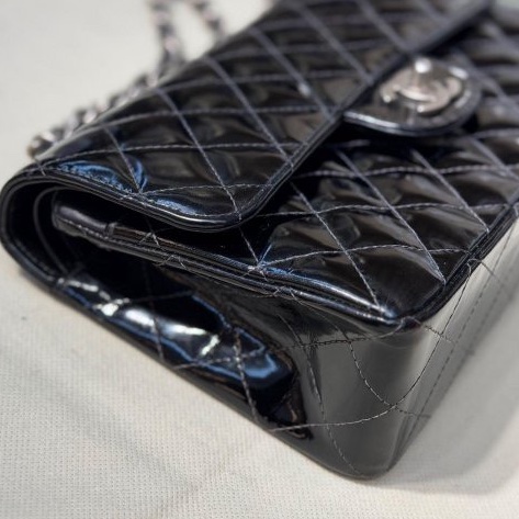 CHANEL 黑色漆皮 涼皮 雙蓋 皮穿練 coco 25cm 肩背包 側背包 斜背包 #割愛收藏46800 vintage 85新  正常使用痕跡  這個專櫃現在現在同系列新款要40萬 🛫-13