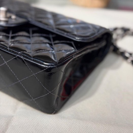 CHANEL 黑色漆皮 涼皮 雙蓋 皮穿練 coco 25cm 肩背包 側背包 斜背包 #割愛收藏46800 vintage 85新  正常使用痕跡  這個專櫃現在現在同系列新款要40萬 🛫-14